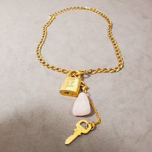 #340 Authentic LOUIS VUITTON Lock Key Set Padlock Chain Necklace Rose Quartz